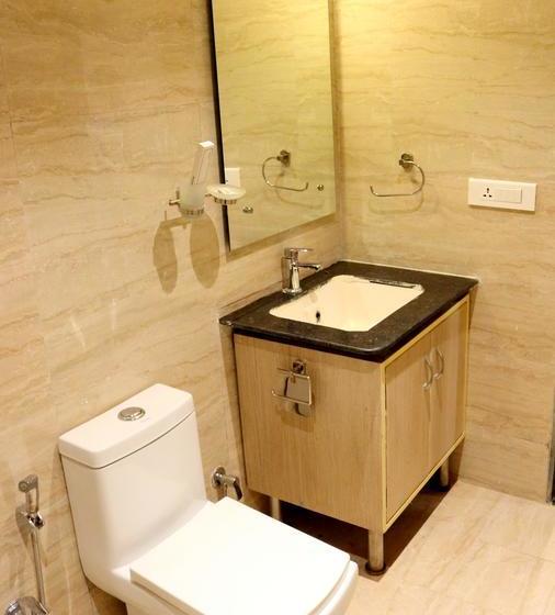 هتل Sudarshan City Walk