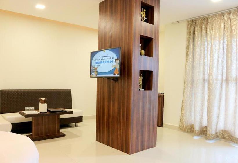 هتل Sudarshan City Walk