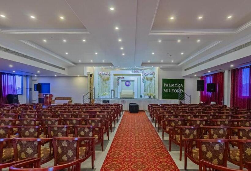 בית מלון כפרי Treebo Premium Palmyra Milford, 2 Km From Alleppey Beach