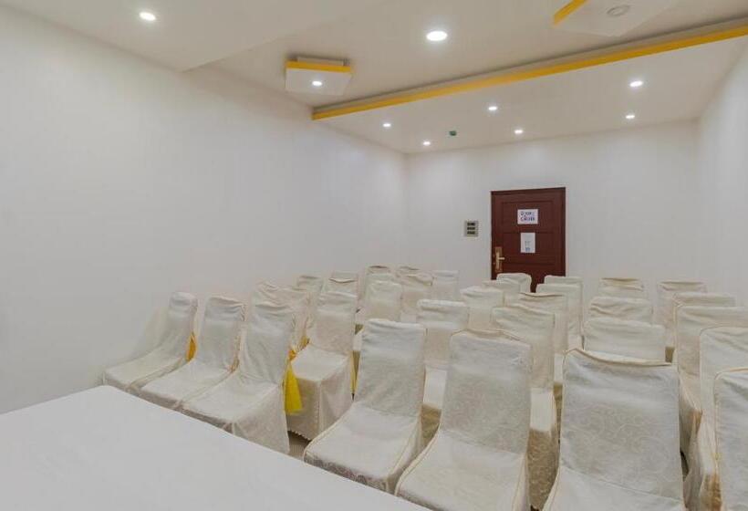 בית מלון כפרי Treebo Premium Palmyra Milford, 2 Km From Alleppey Beach