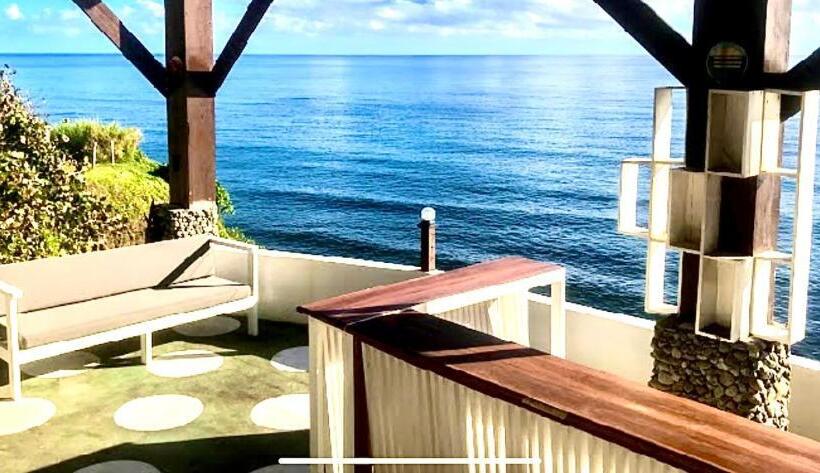 The Sea Cliff Hotel Resort & Spa