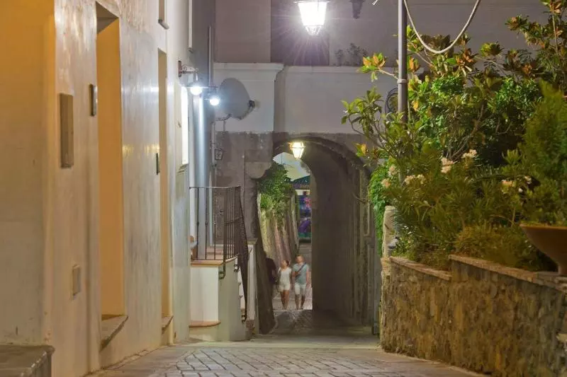 ベッドアンドブレックファースト Albadamare Boutique
