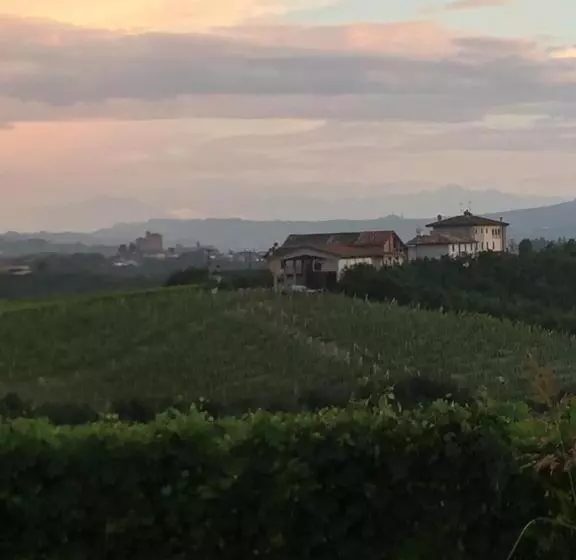 تختخواب و صبحانه Cascina Baresane