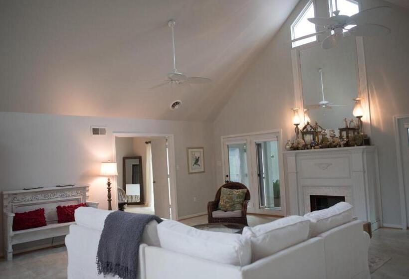 مبيت وإفطار The Inn At White Oak