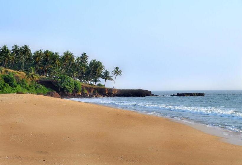 민박 The Malabar Beach Resort