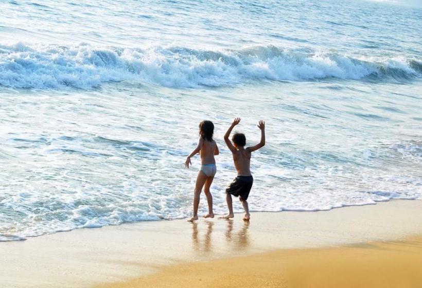 민박 The Malabar Beach Resort