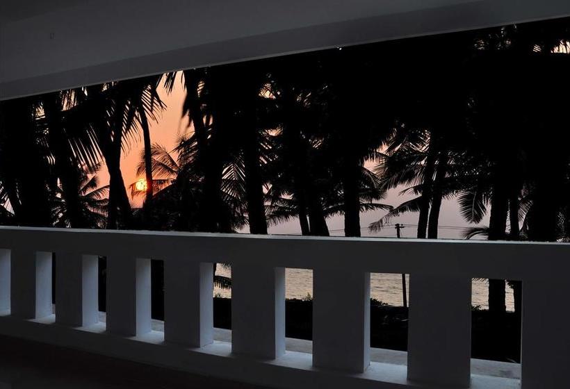 민박 The Malabar Beach Resort