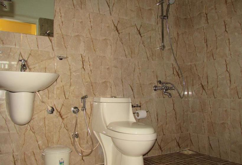 민박 The Malabar Beach Resort