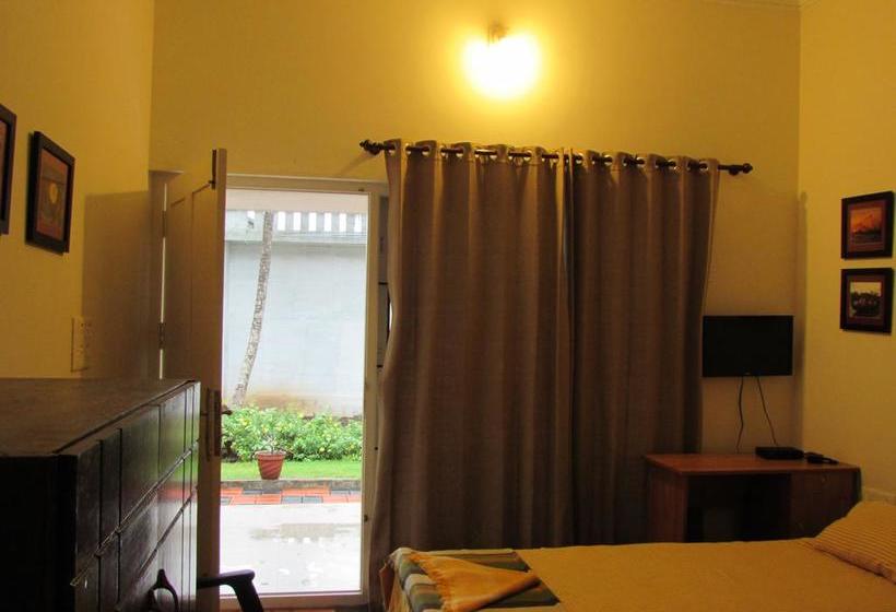 민박 The Malabar Beach Resort