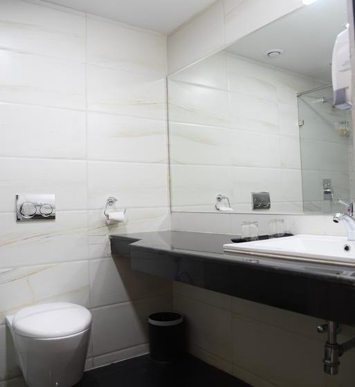 בית מלון כפרי Broadway