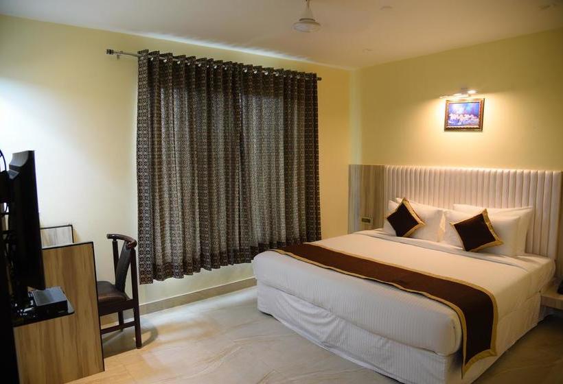 בית מלון כפרי Broadway