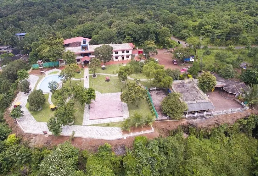 Hotel Hill Rock