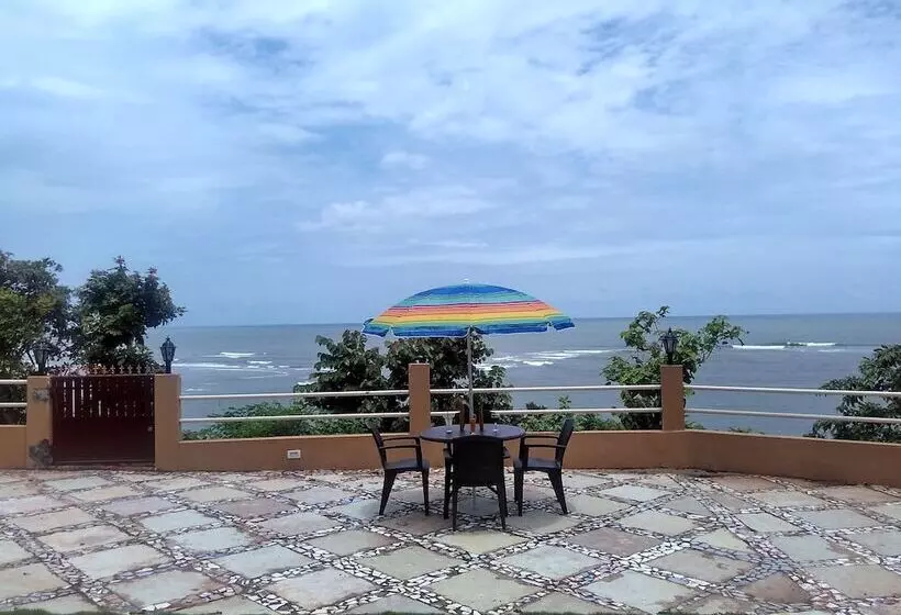 Hotel Hill Rock