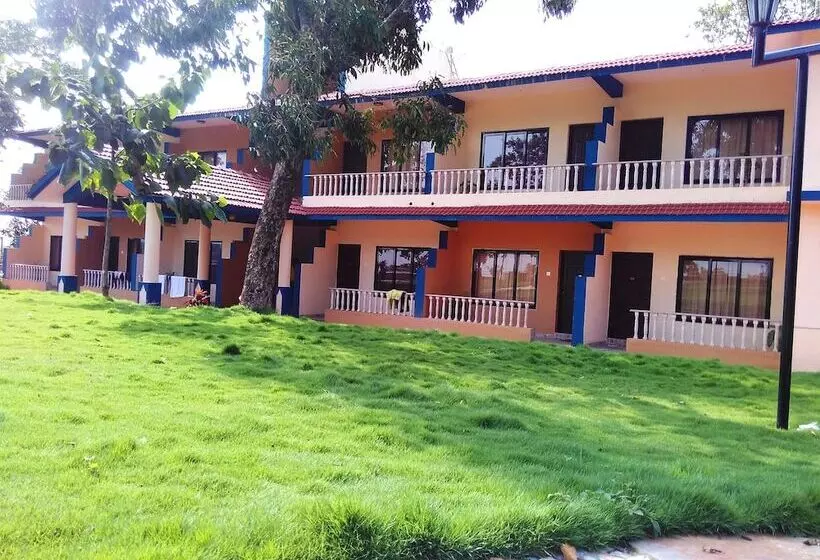 Hotel Hill Rock
