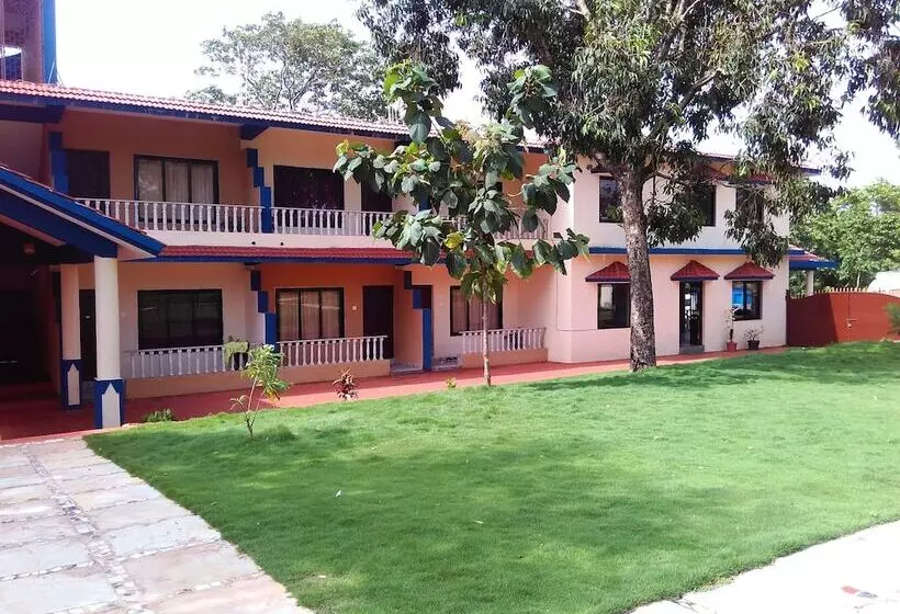 Hotel Hill Rock
