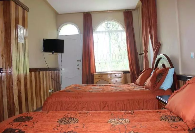 ホテル Hostal Mirador De Otavalo