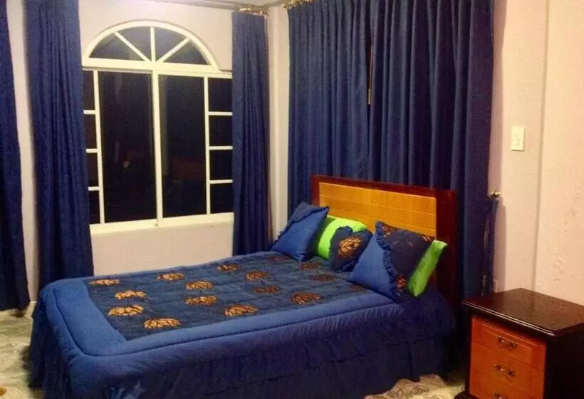 ホテル Hostal Mirador De Otavalo
