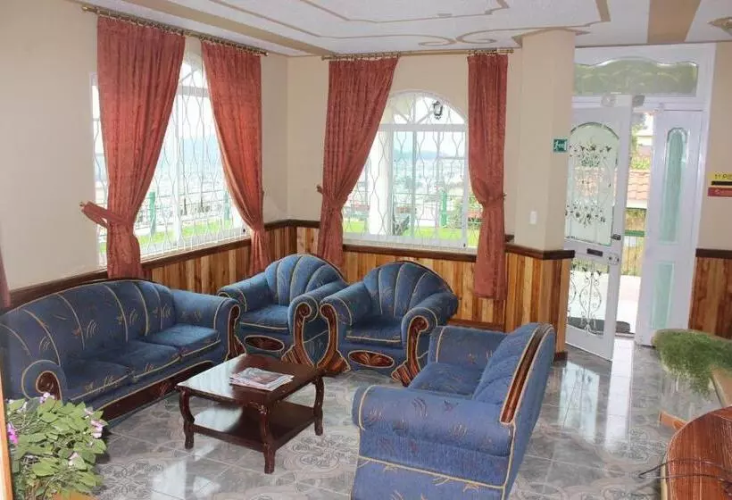 ホテル Hostal Mirador De Otavalo