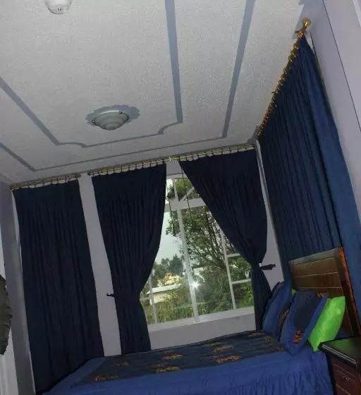ホテル Hostal Mirador De Otavalo