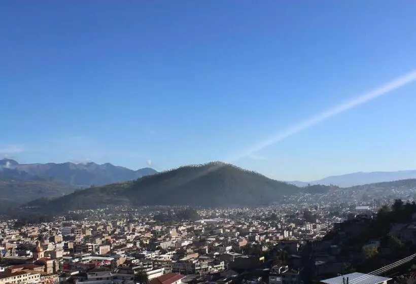 ホテル Hostal Mirador De Otavalo
