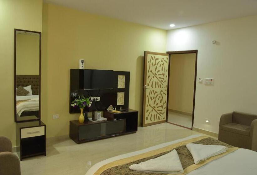 فندق Sarweshwary