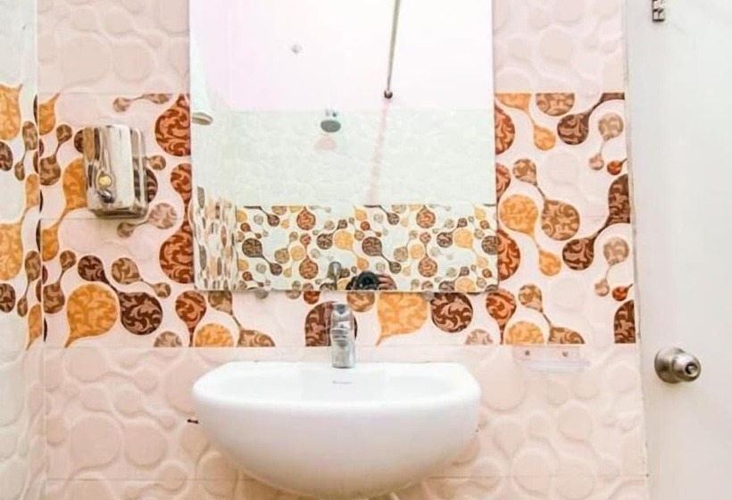 فندق Sarweshwary