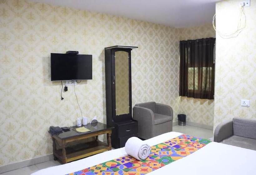 فندق Sarweshwary