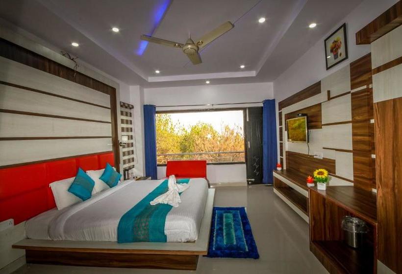 Hotel The Destination