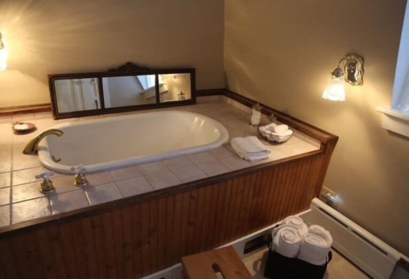 Hudson City Bed & Breakfast