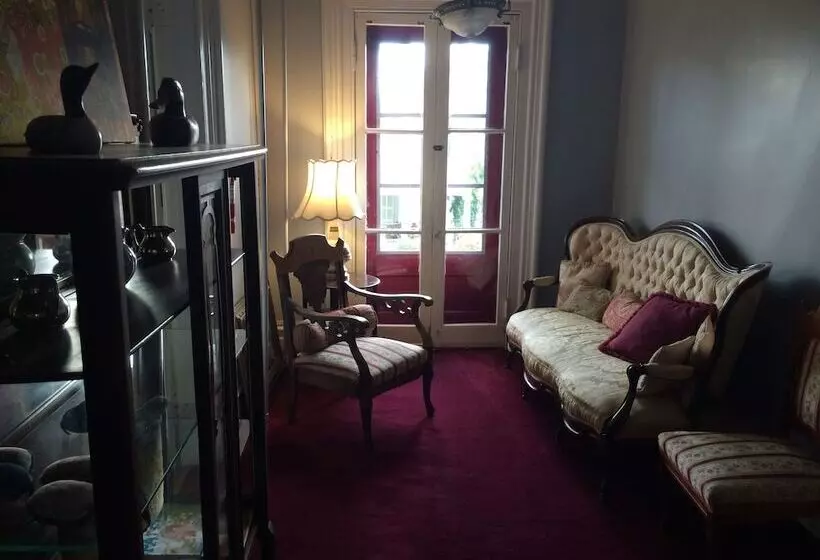 Hudson City Bed & Breakfast