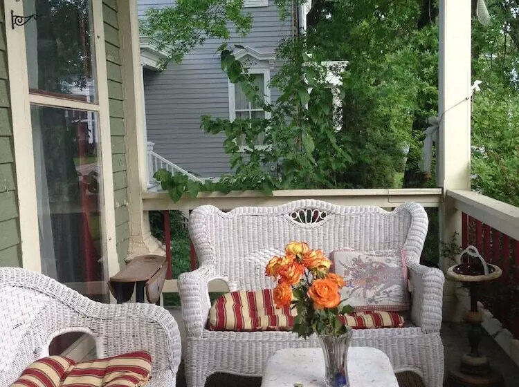 Hudson City Bed & Breakfast