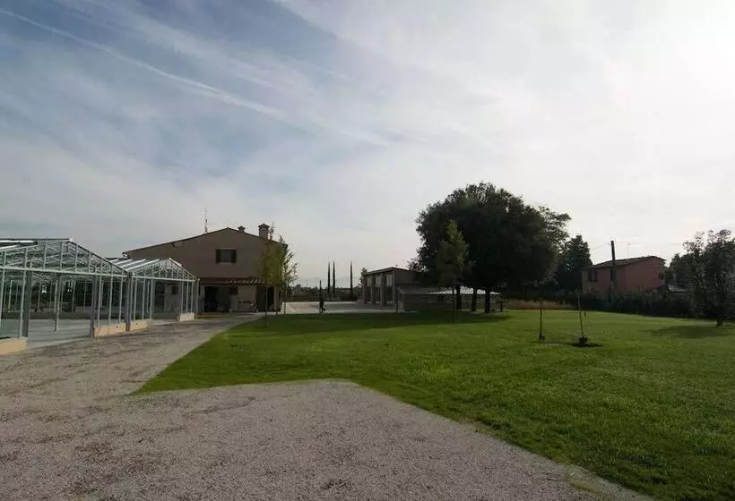استراحتگاه Pistoia Nursery Campus Agriturismo In Città