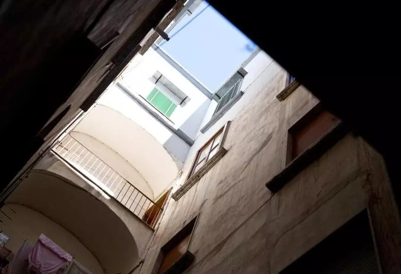 تختخواب و صبحانه Parthenope Suite