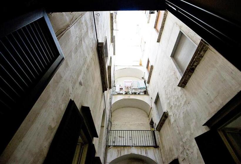 تختخواب و صبحانه Parthenope Suite