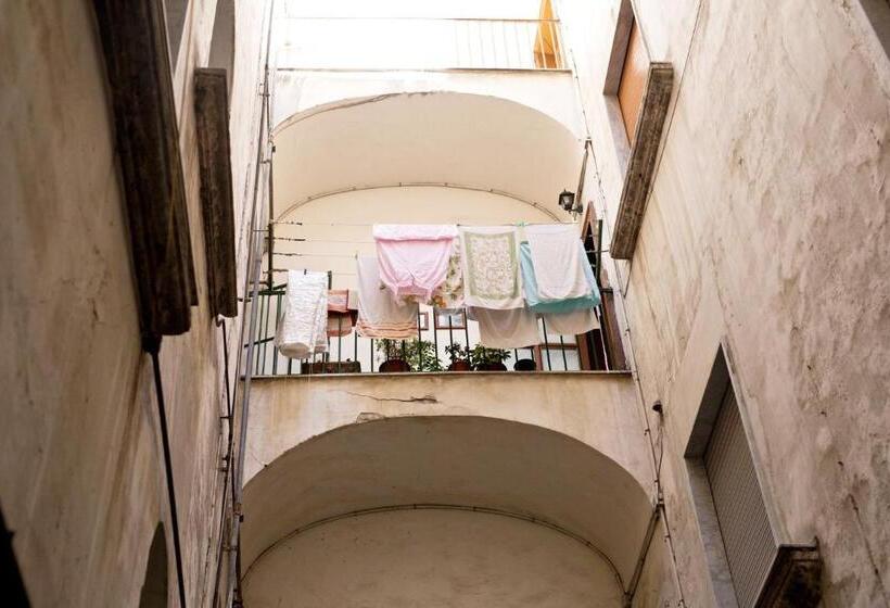 تختخواب و صبحانه Parthenope Suite