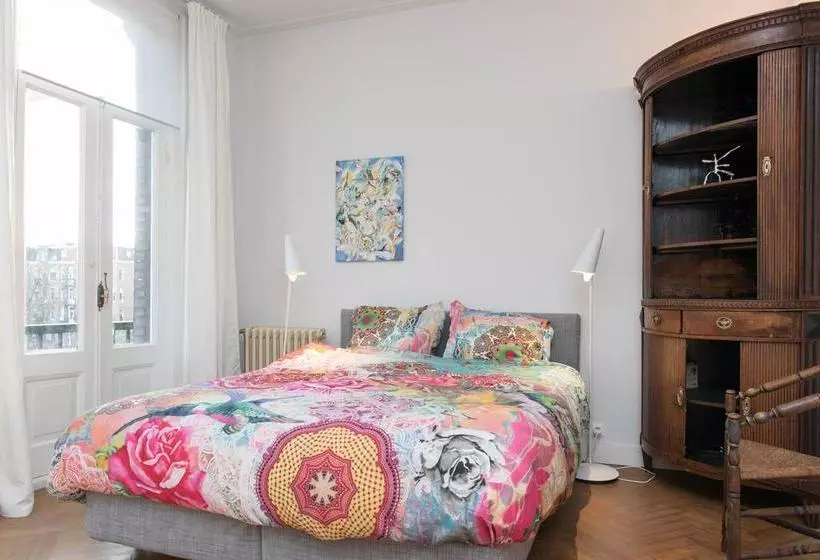 تختخواب و صبحانه Sleeping Beauty Apartment Amsterdam