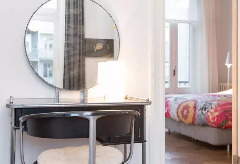تختخواب و صبحانه Sleeping Beauty Apartment Amsterdam