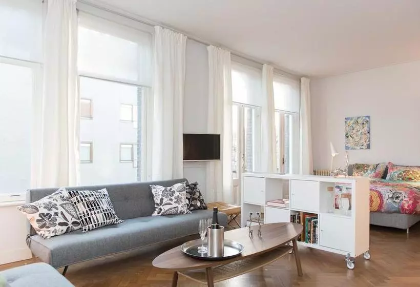 تختخواب و صبحانه Sleeping Beauty Apartment Amsterdam