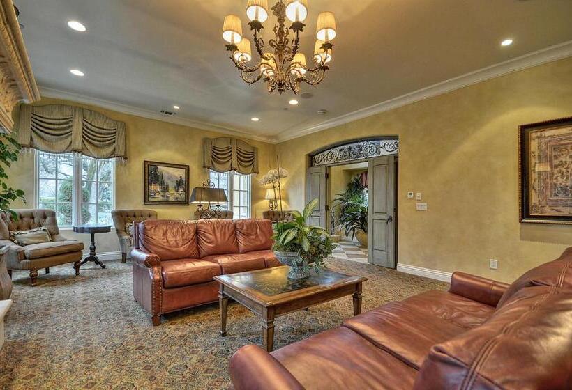 ベッドアンドブレックファースト The Villa At Arden Hills