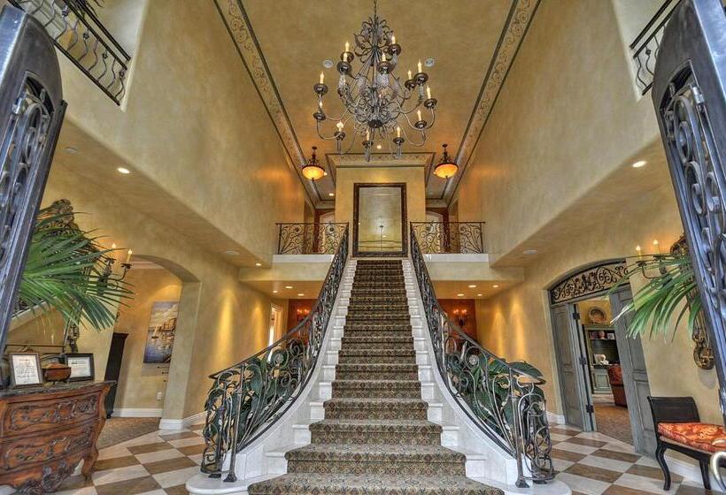 ベッドアンドブレックファースト The Villa At Arden Hills