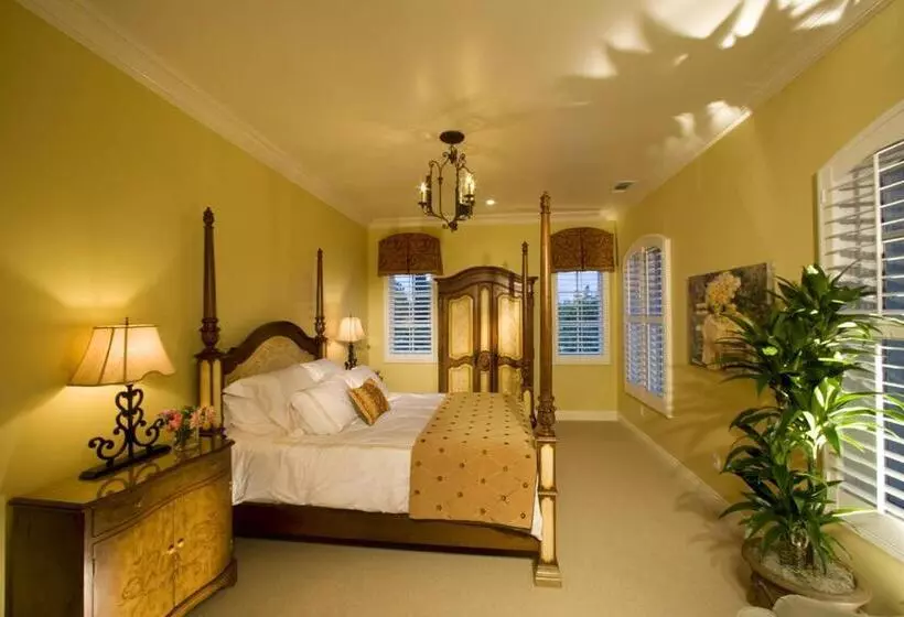 تختخواب و صبحانه The Villa At Arden Hills