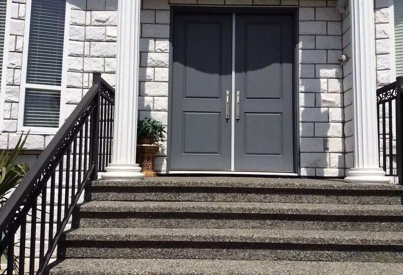 Bed and Breakfast Whitehouse Guesthouse