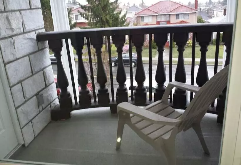 Bed and Breakfast Whitehouse Guesthouse