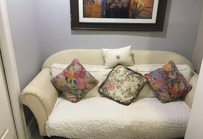 Bed and Breakfast Whitehouse Guesthouse