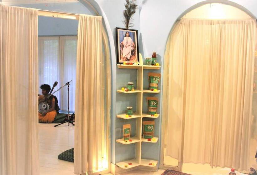 مبيت وإفطار Yogisthaan