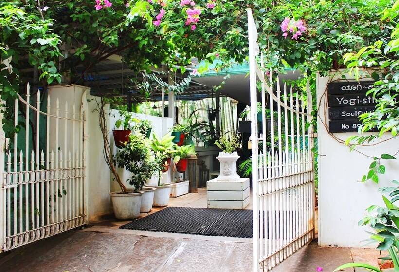 مبيت وإفطار Yogisthaan