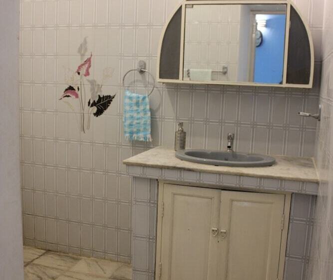 مبيت وإفطار Yogisthaan