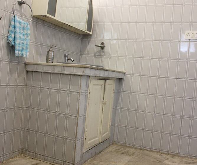 مبيت وإفطار Yogisthaan