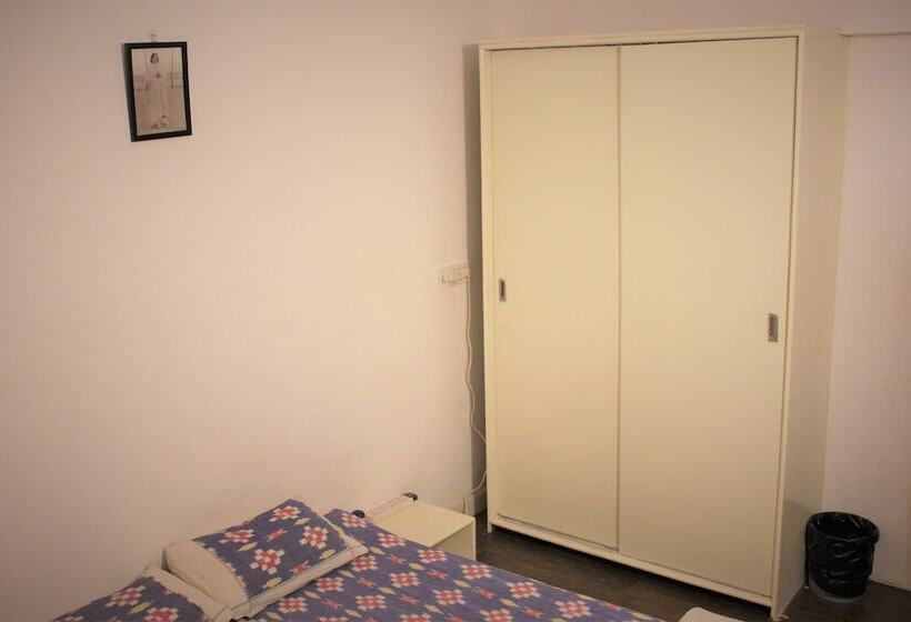 مبيت وإفطار Yogisthaan