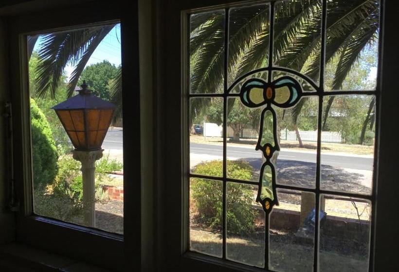 ホテル Campbell St Lodge